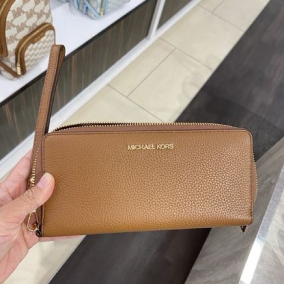 MICHAEL Michael Kors Handbags - NWT MICHAEL Michael Kors Jet Set Travel Brown Wristlet